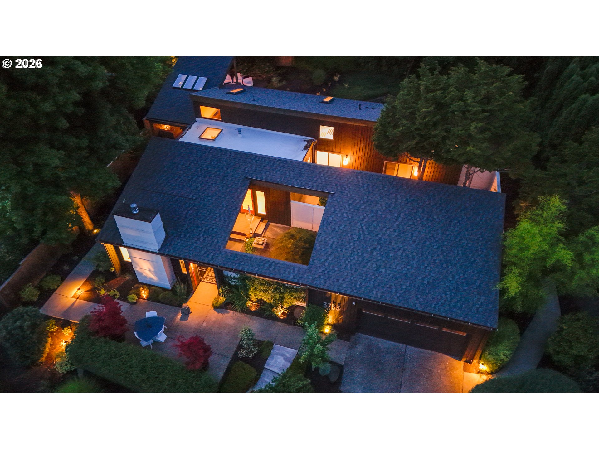 3753 SW LYLE CT