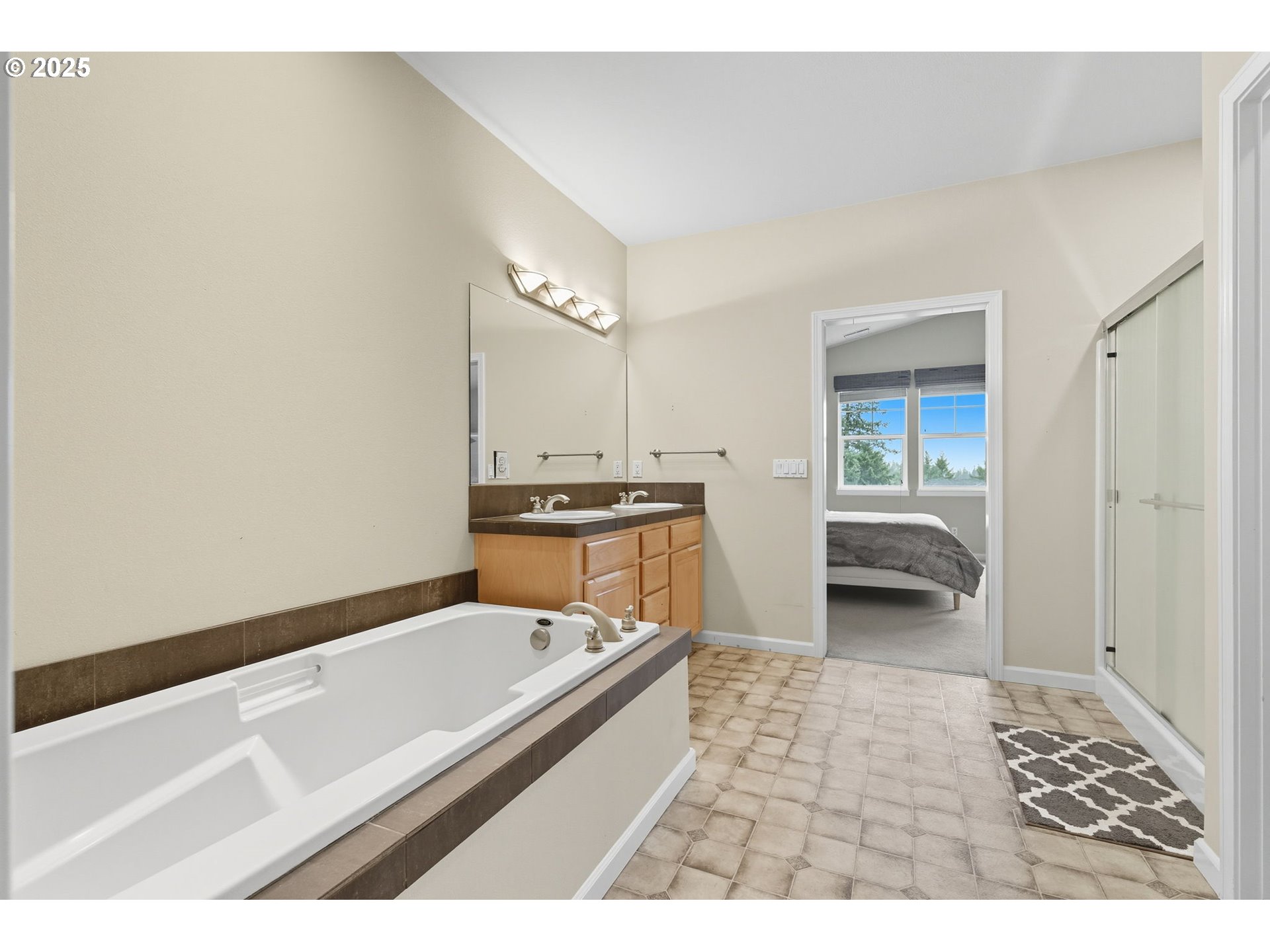 15900 SW Snowy Owl LN