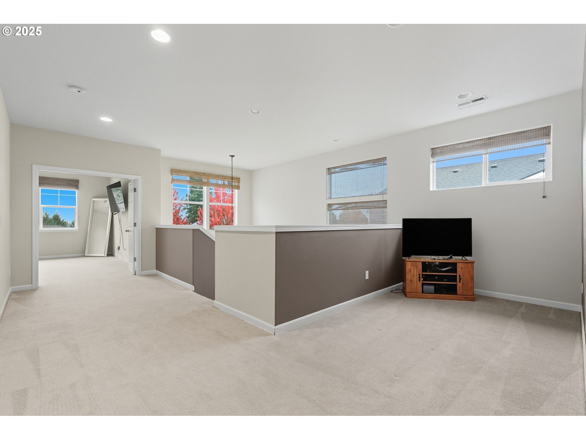 15900 SW Snowy Owl LN
