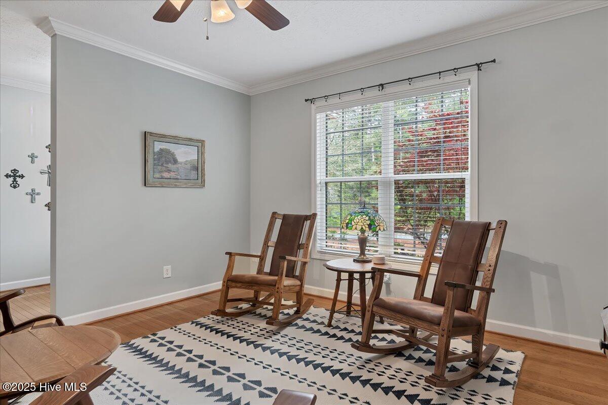 150 Kingswood Circle