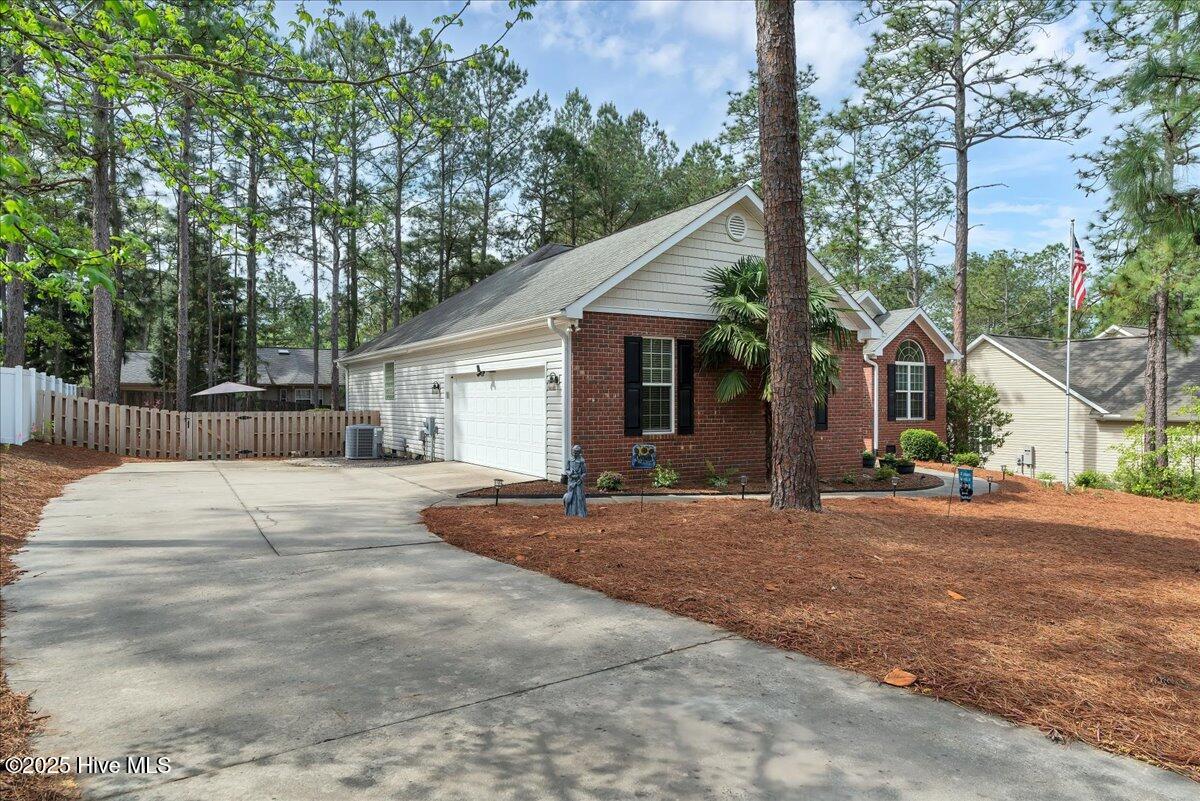 150 Kingswood Circle