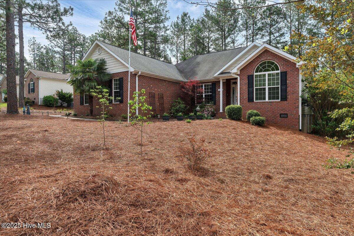 150 Kingswood Circle