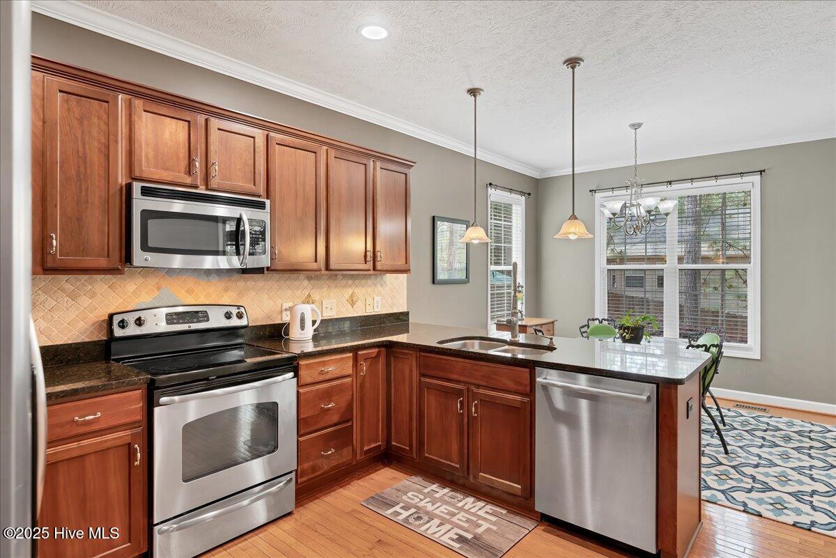 150 Kingswood Circle