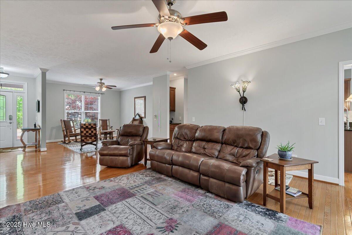 150 Kingswood Circle