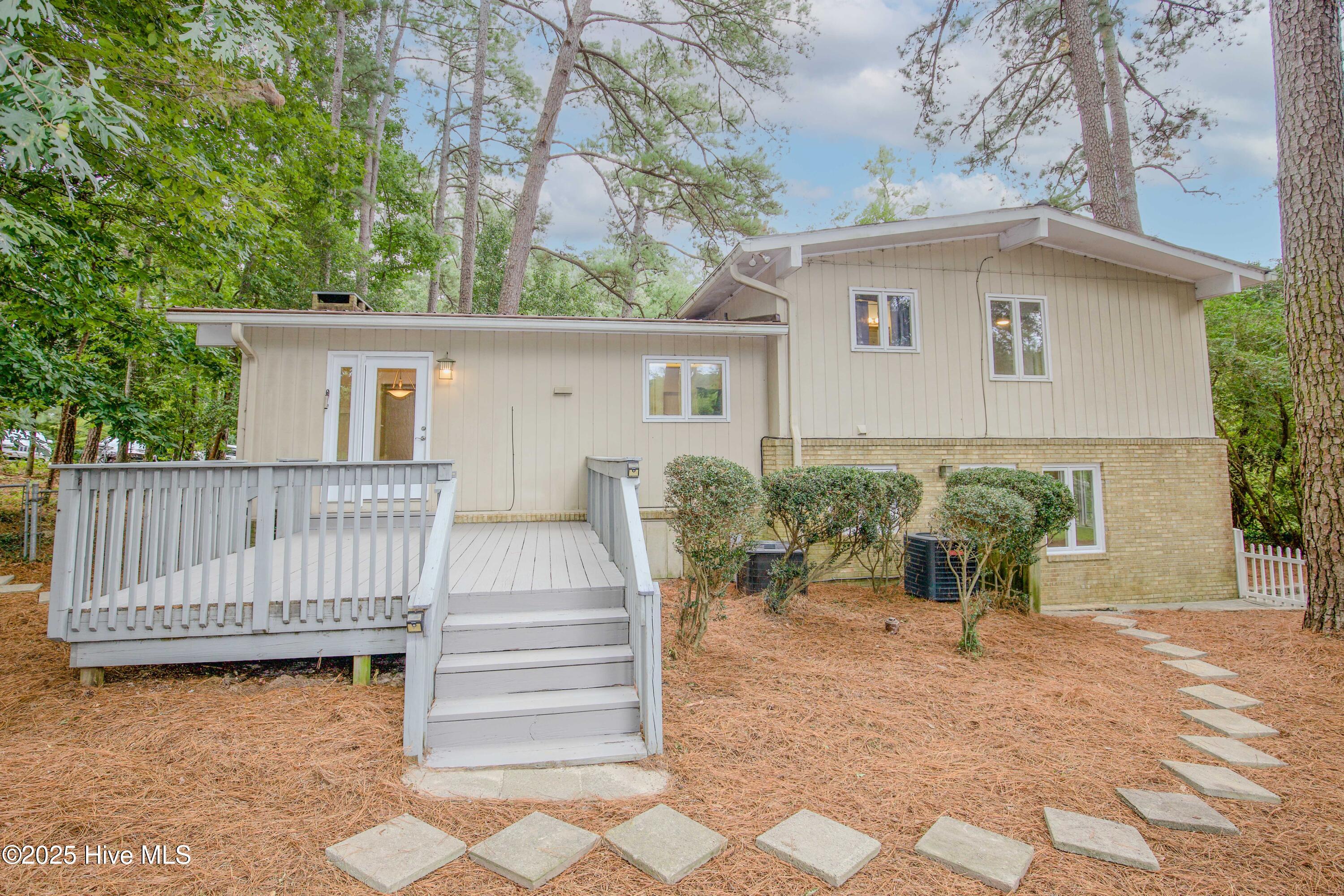 234 Lakeview Drive