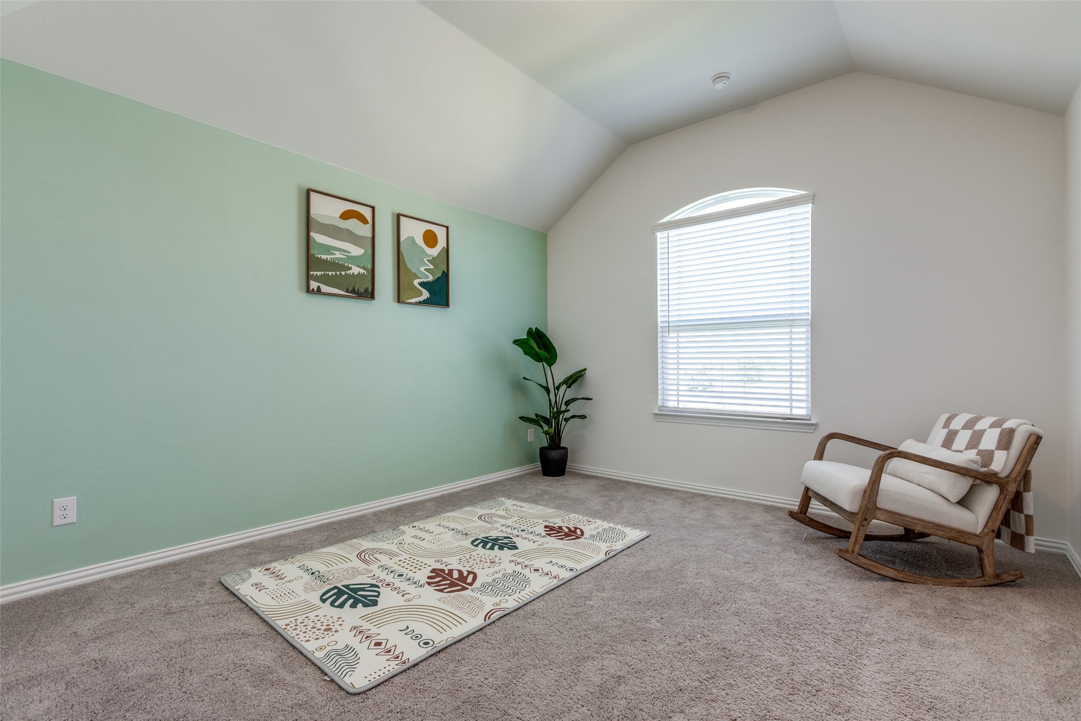 3332 Azure Lane