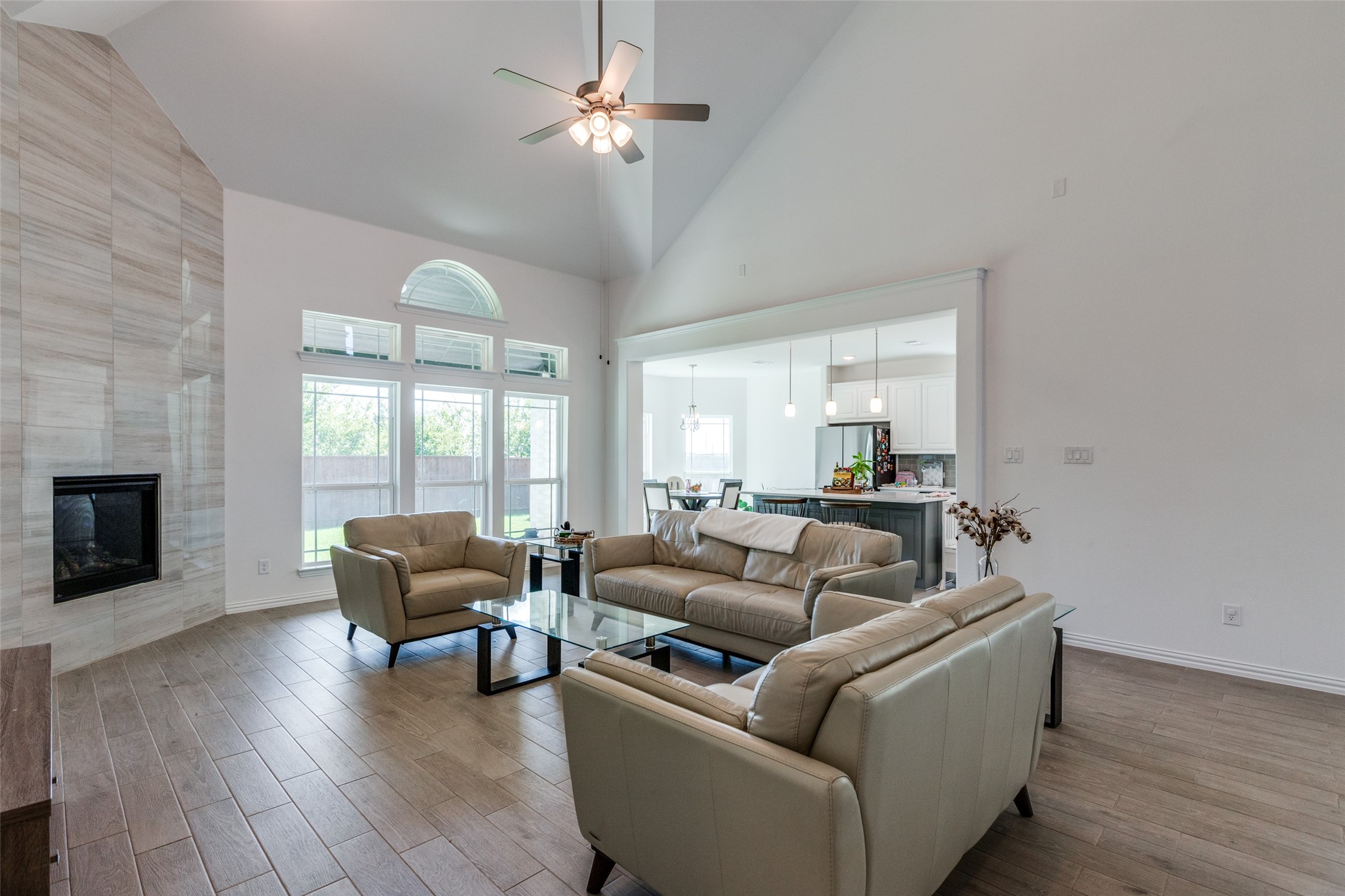 3332 Azure Lane