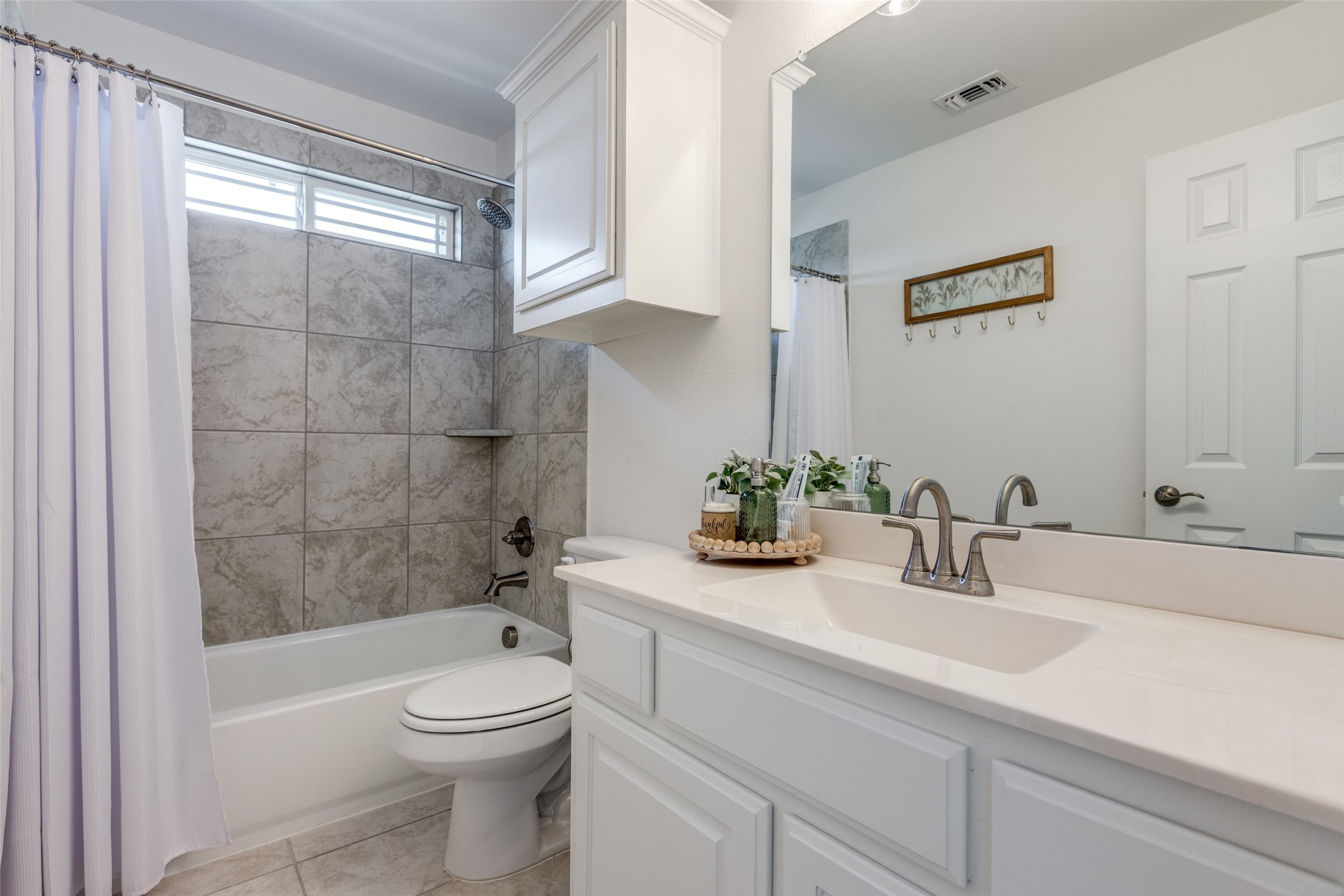 3332 Azure Lane