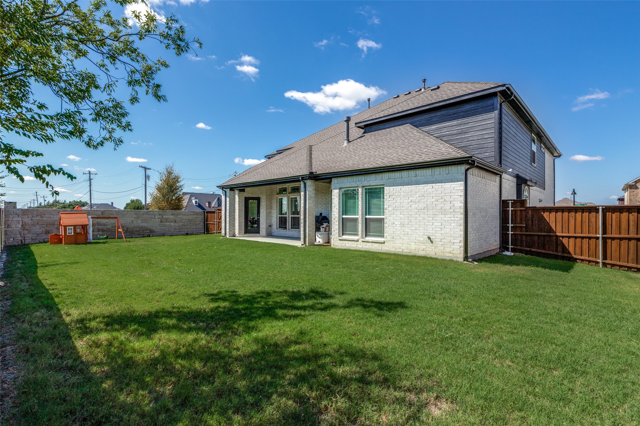 3332 Azure Lane