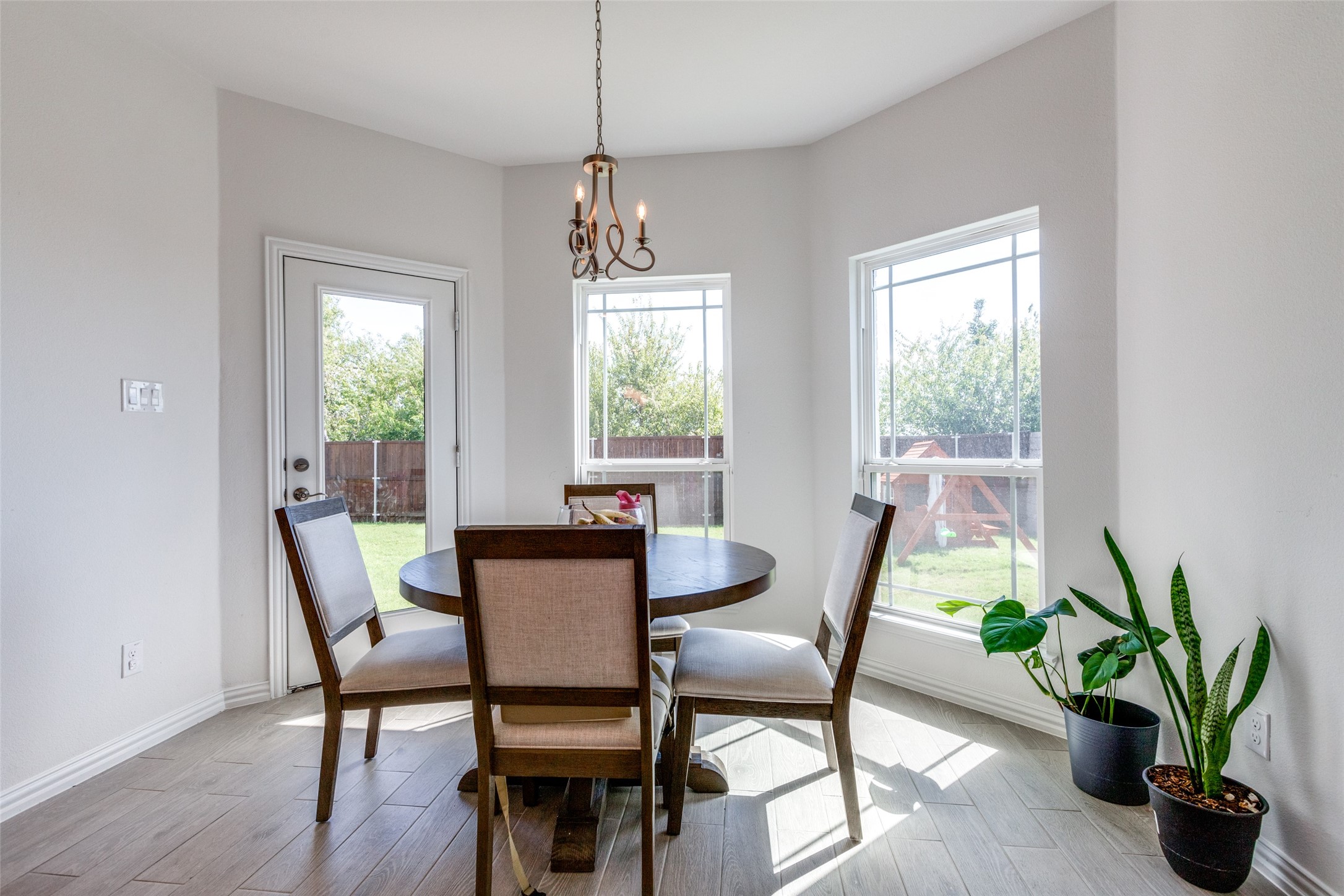 3332 Azure Lane