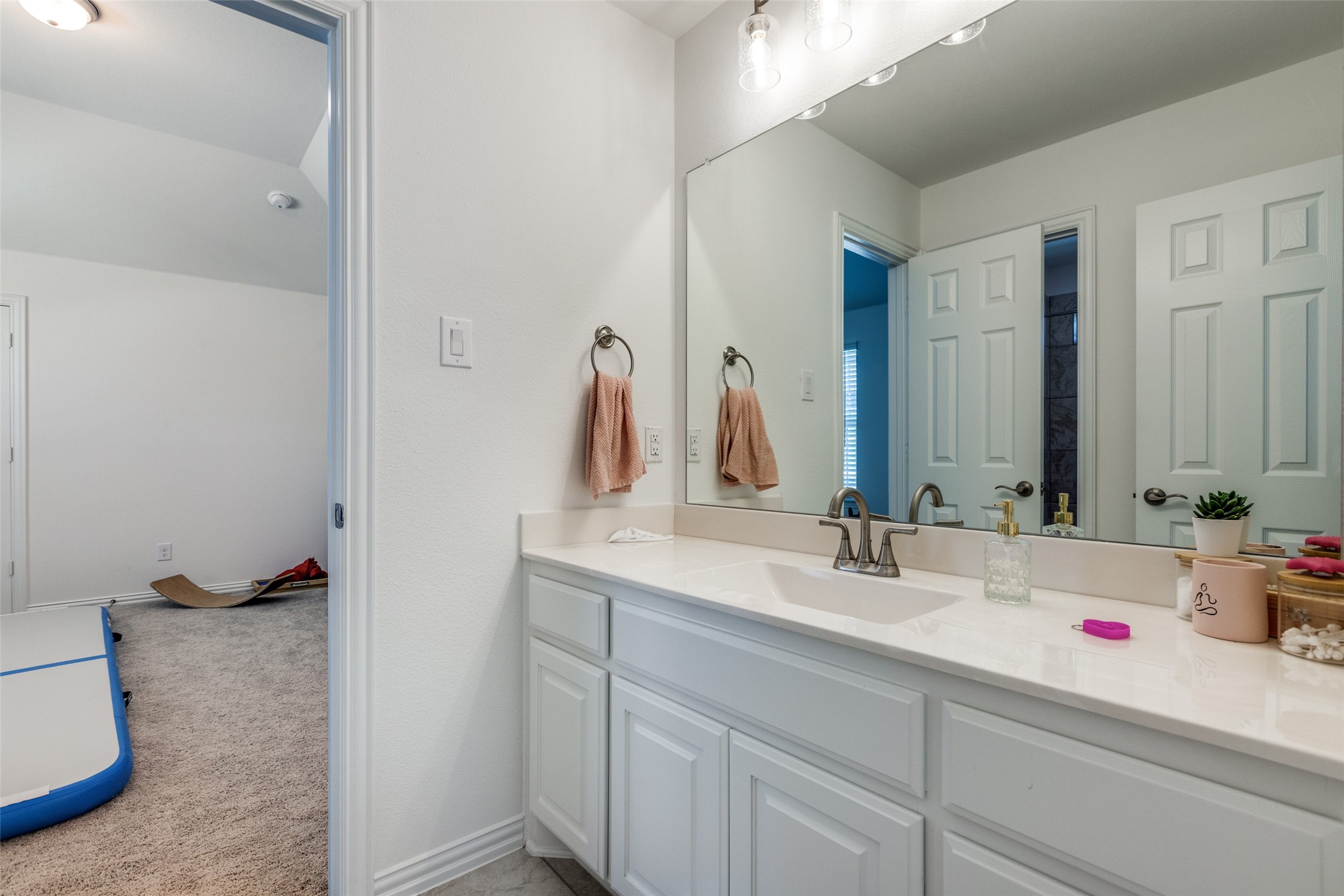 3332 Azure Lane