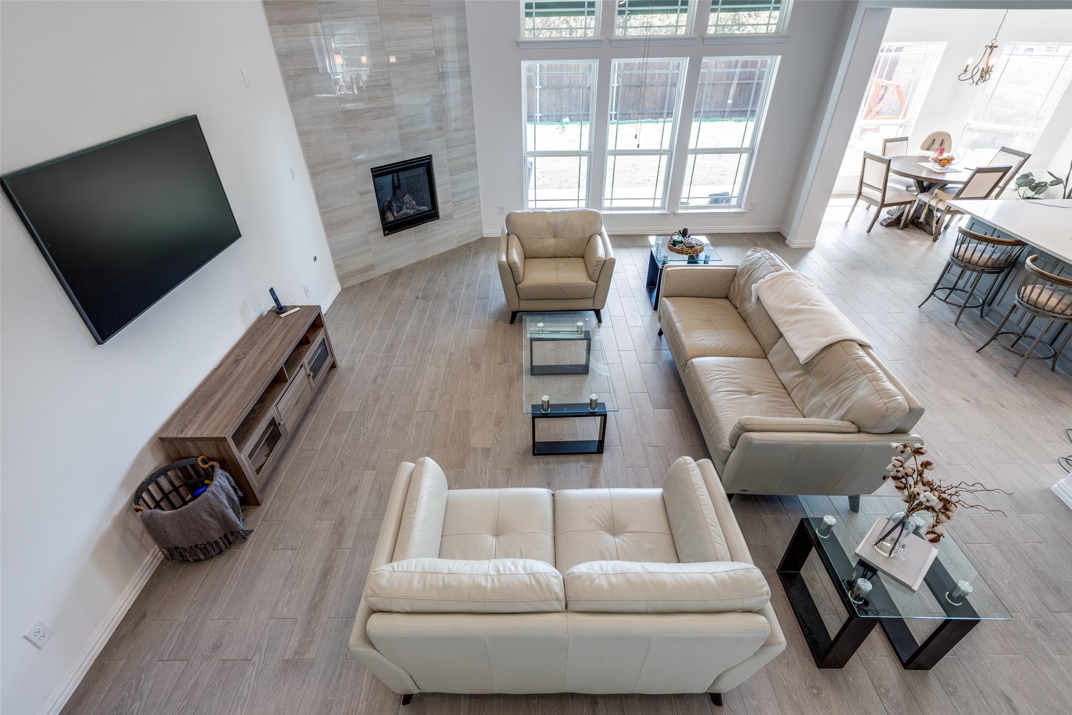 3332 Azure Lane