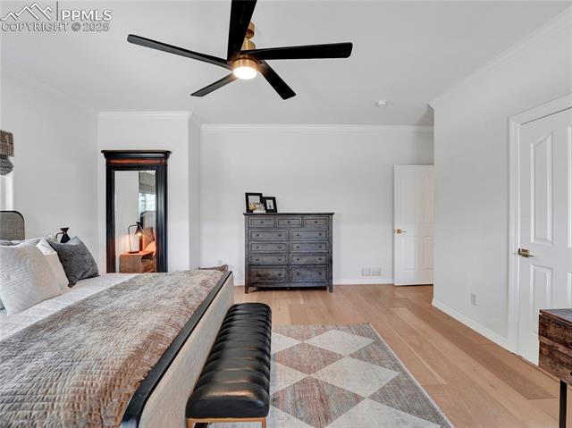327 W Hahns Peak Avenue