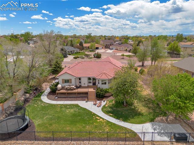327 W Hahns Peak Avenue