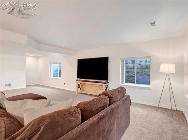 327 W Hahns Peak Avenue