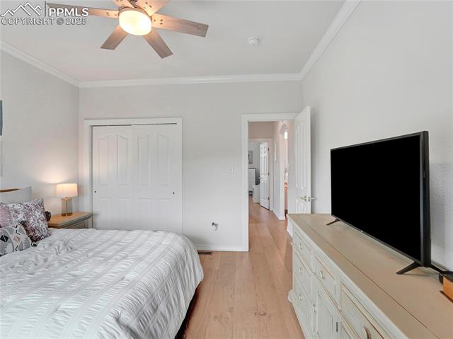 327 W Hahns Peak Avenue