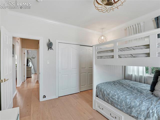 327 W Hahns Peak Avenue