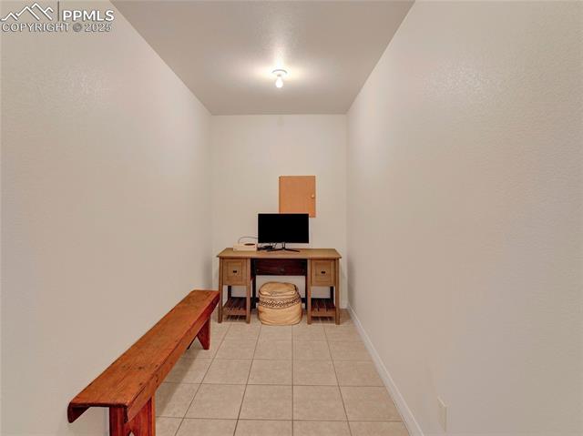 327 W Hahns Peak Avenue
