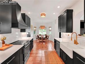 327 W Hahns Peak Avenue