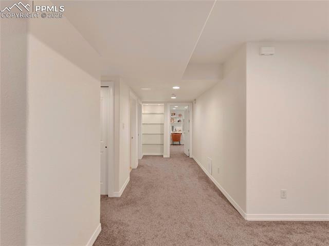 327 W Hahns Peak Avenue
