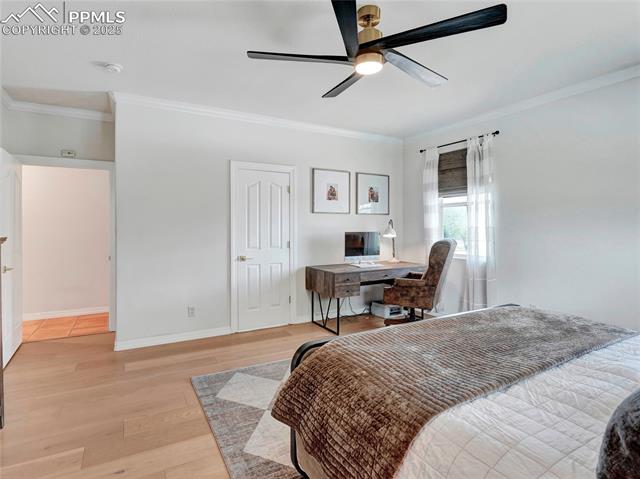 327 W Hahns Peak Avenue