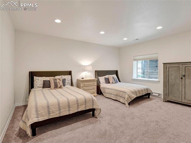 327 W Hahns Peak Avenue