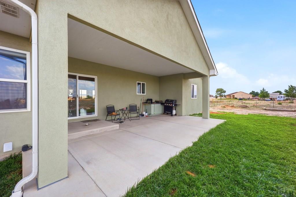 306 N Benito Dr