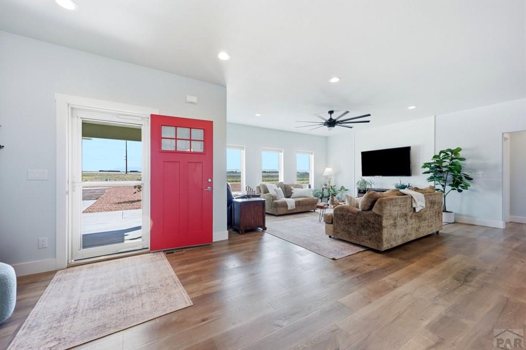 306 N Benito Dr