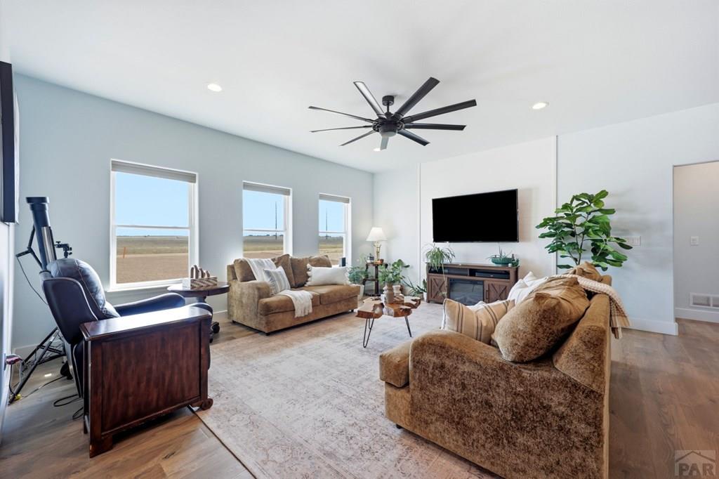 306 N Benito Dr