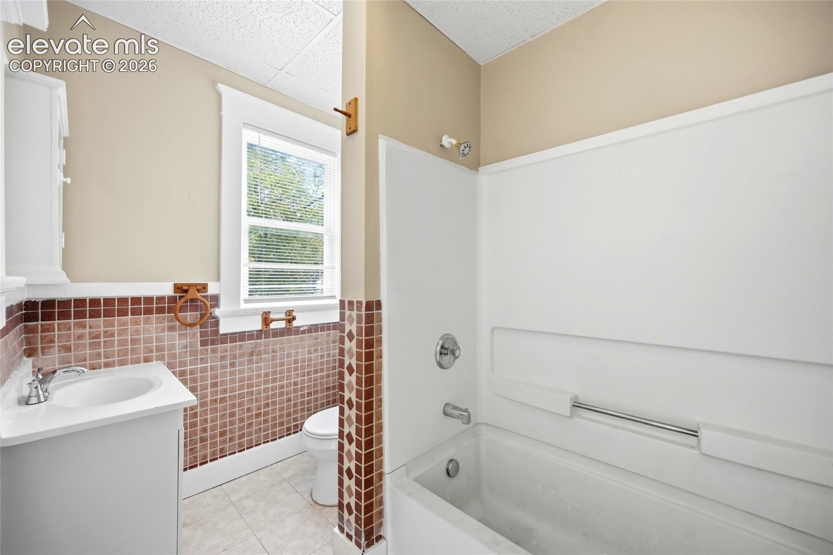 201 Quincy Street Unit: 203