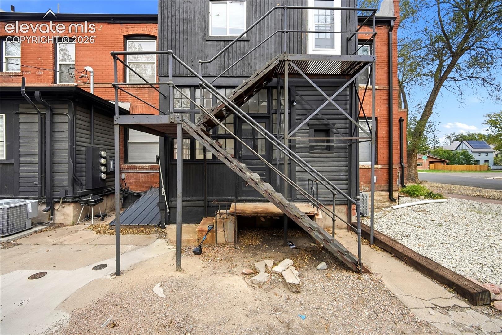 201 Quincy Street Unit: 203