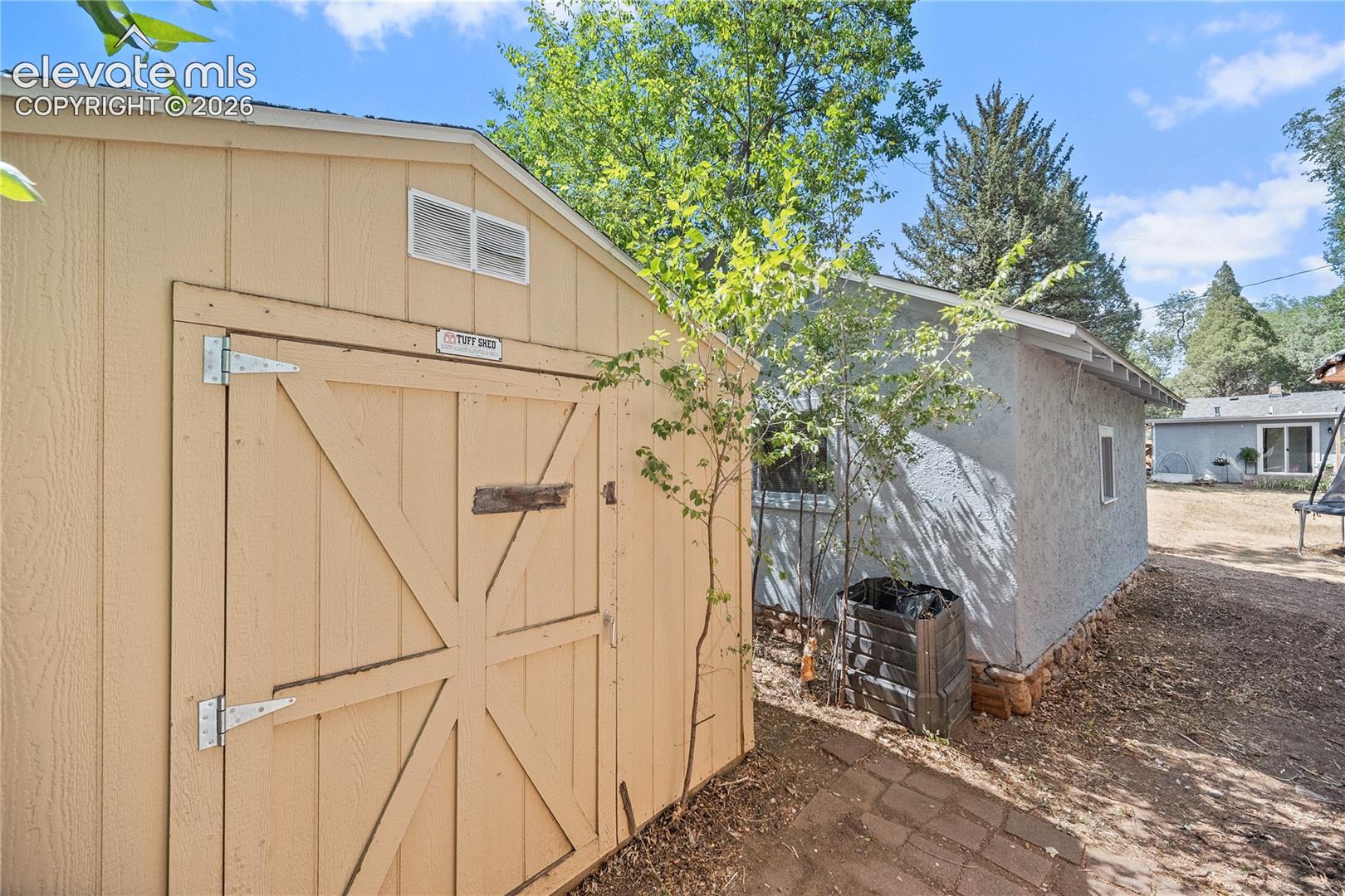819 Cheyenne Boulevard