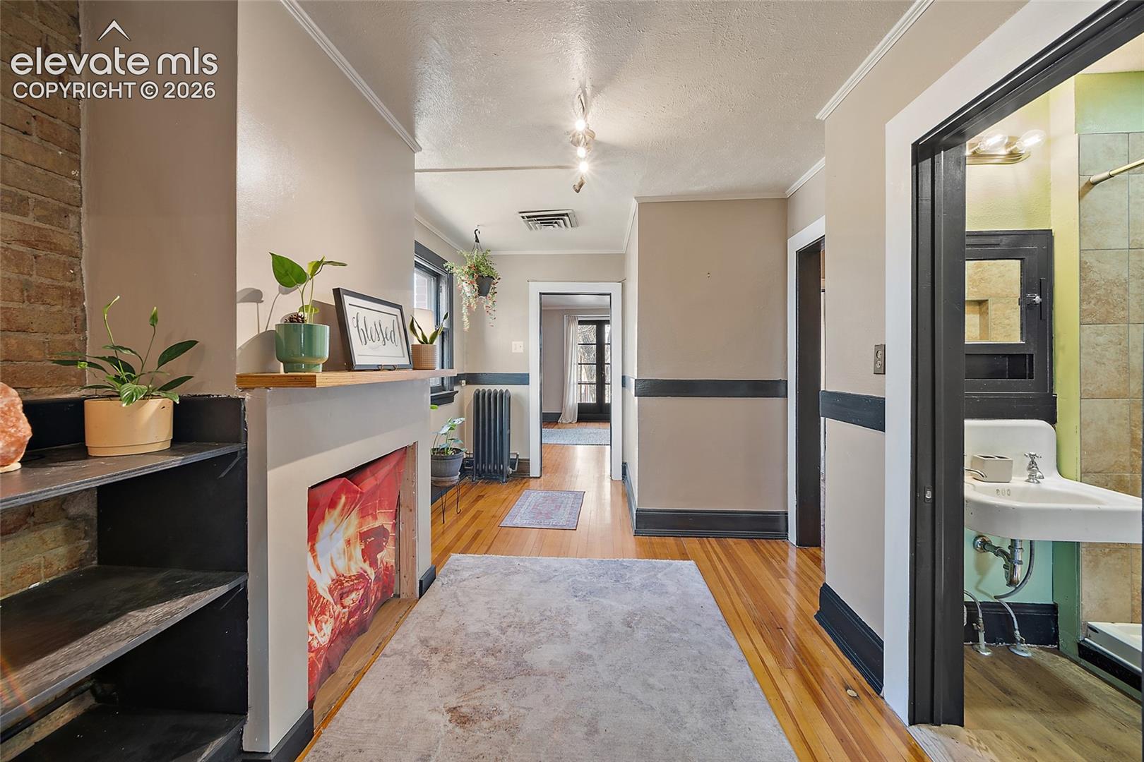 114 Colorado Avenue 116
