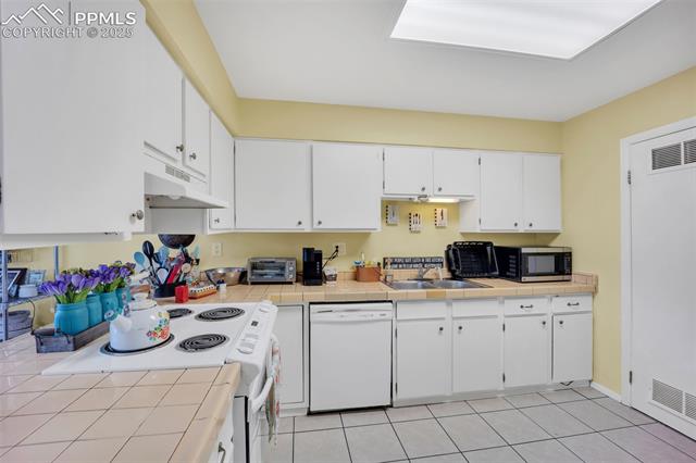 992 S Elbow Drive