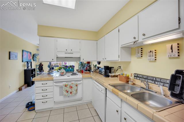 992 S Elbow Drive