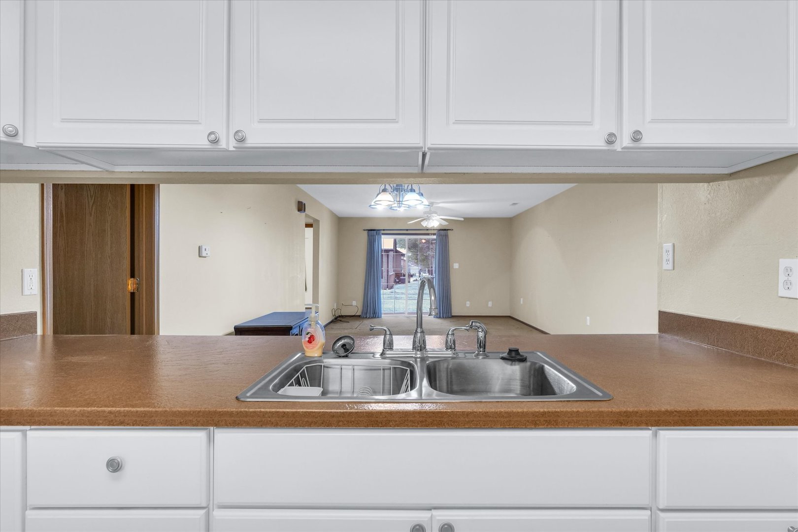 721 BROADMEADOW Street Unit: 103