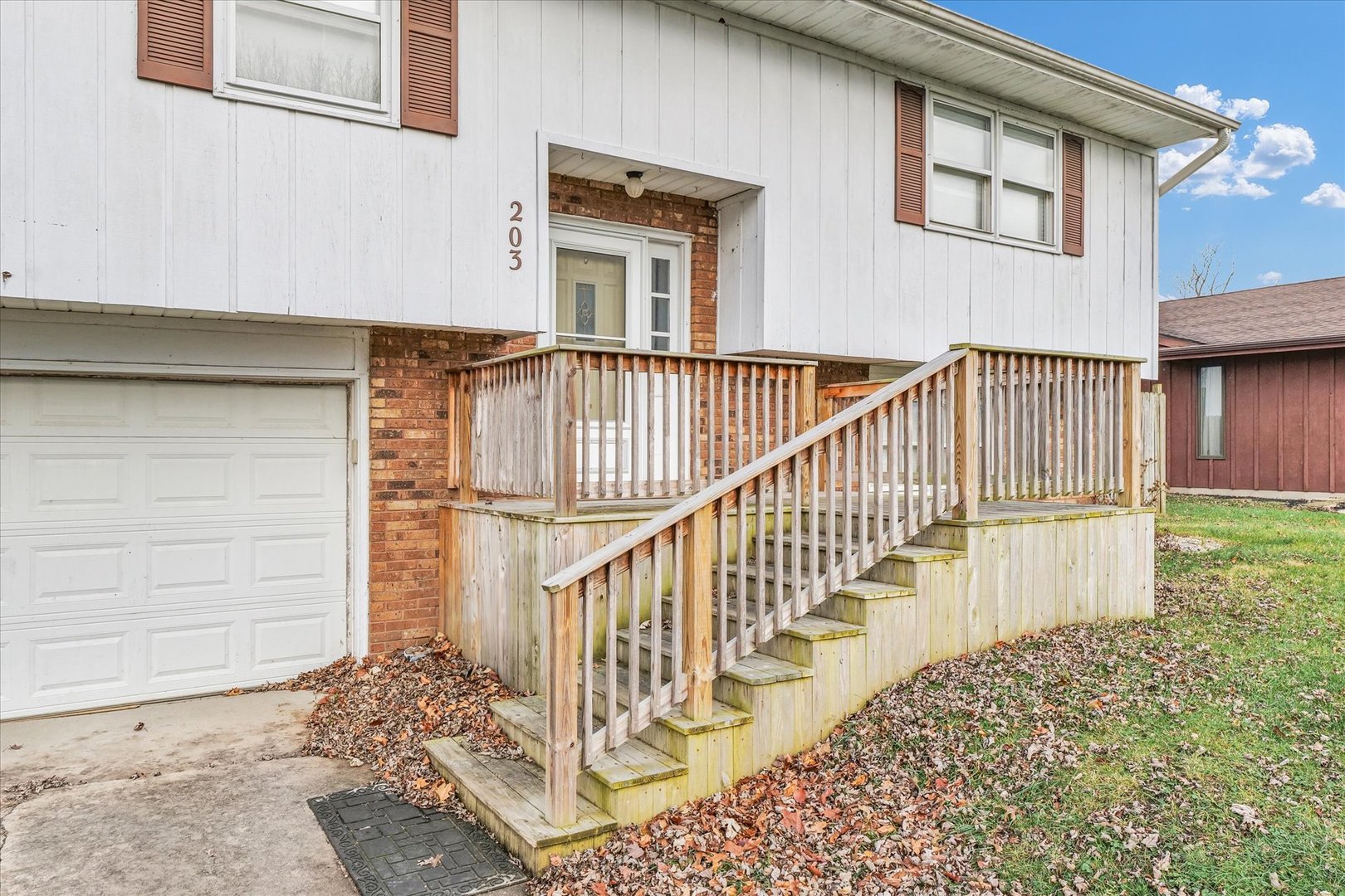 203 Briarcliff Drive E