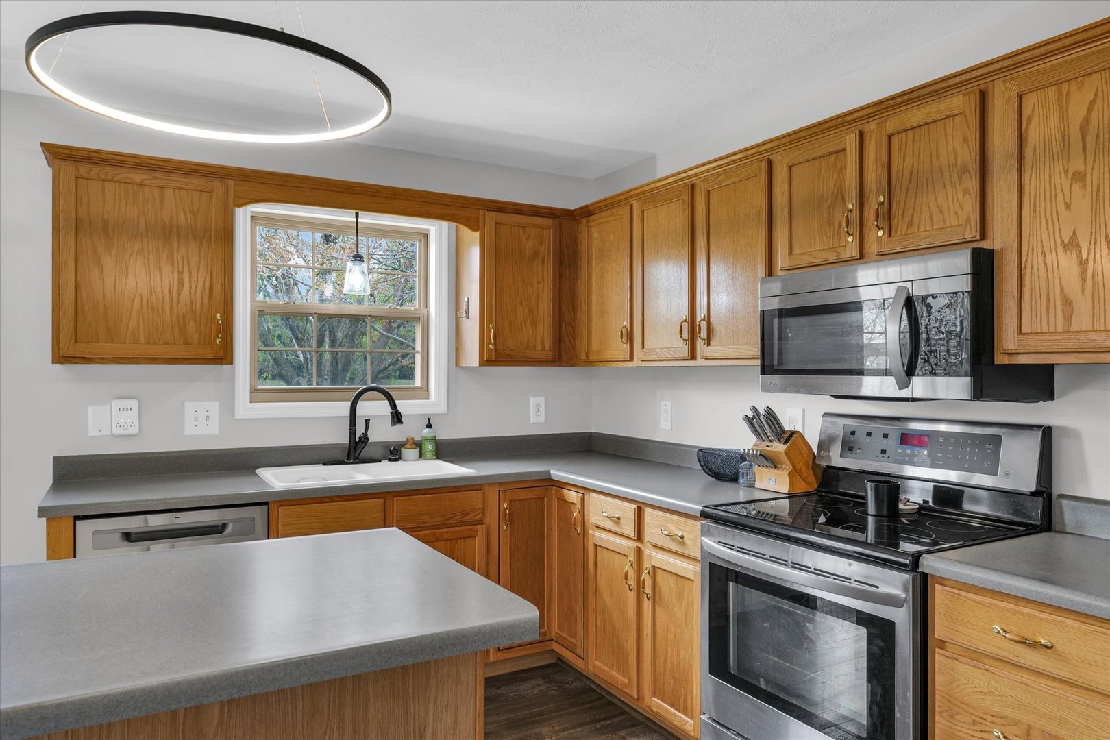 3410 WATERVILLE Court