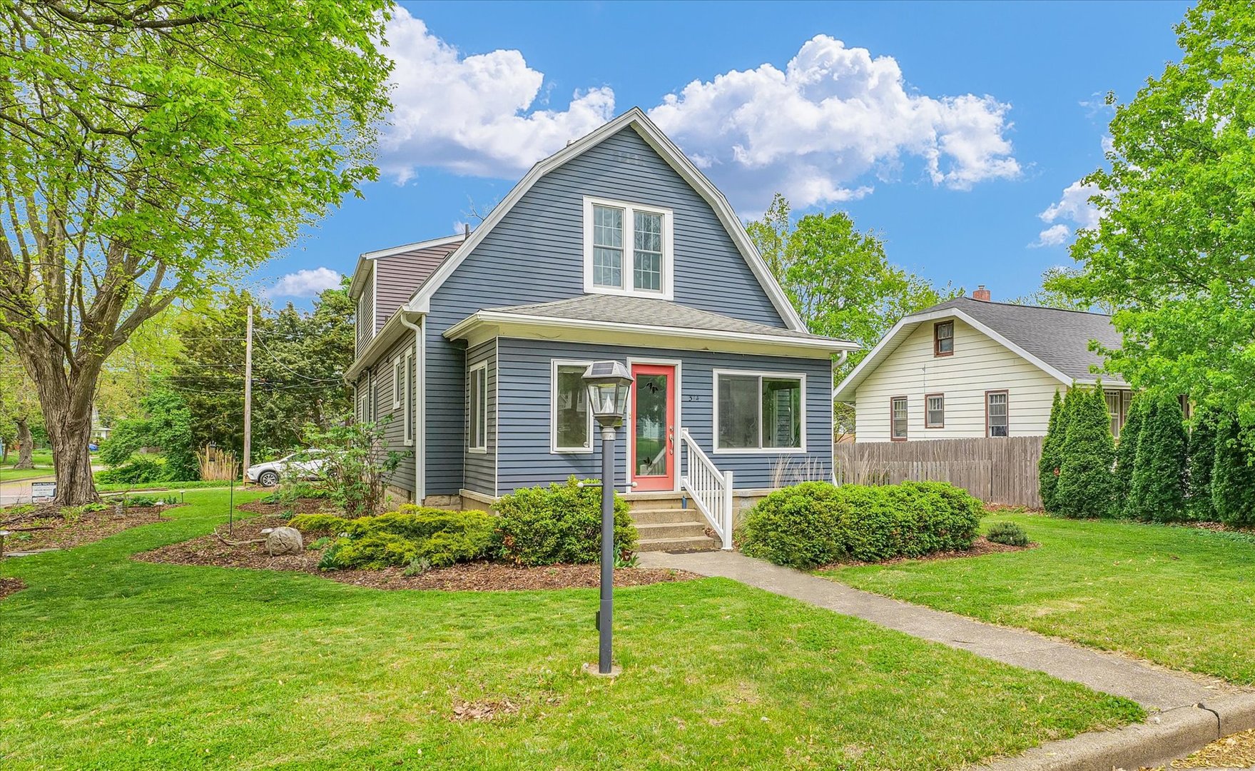 314 W Stanage Avenue