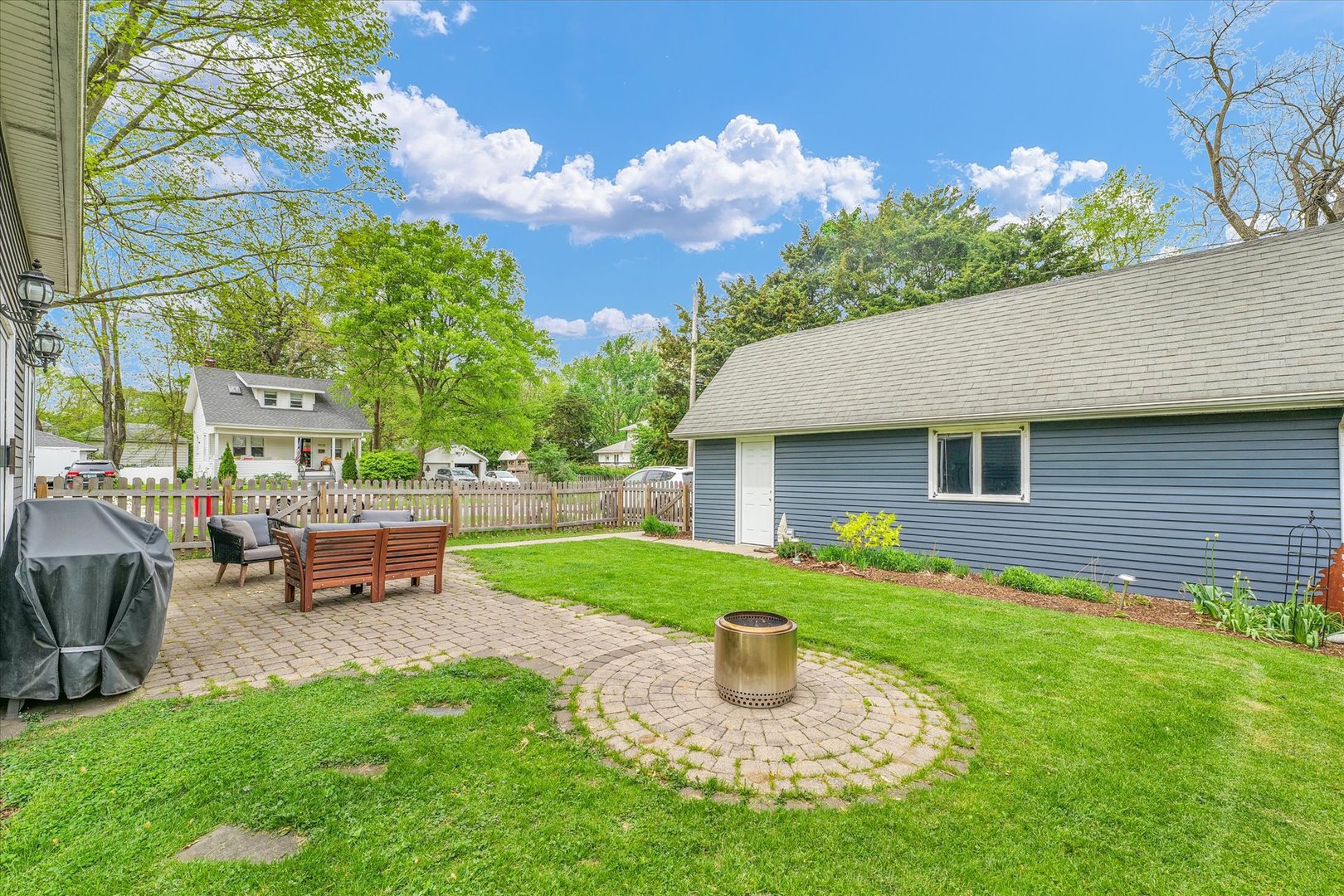 314 W Stanage Avenue