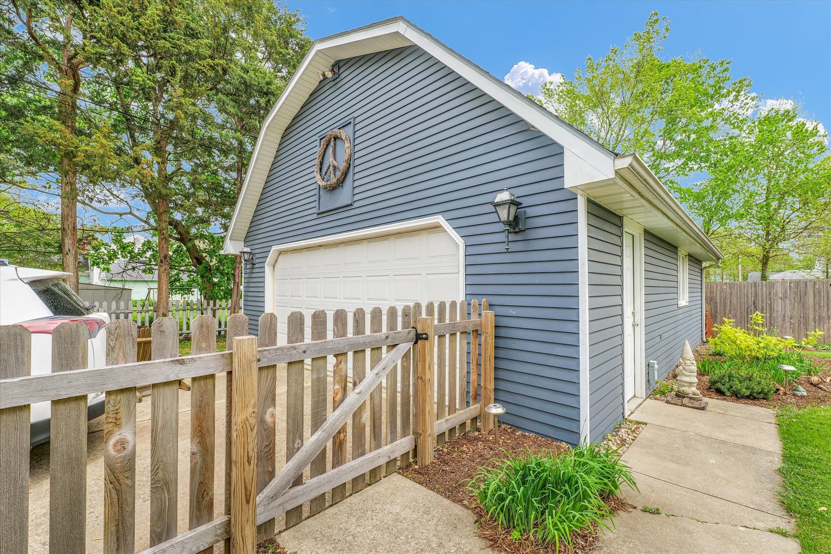 314 W Stanage Avenue