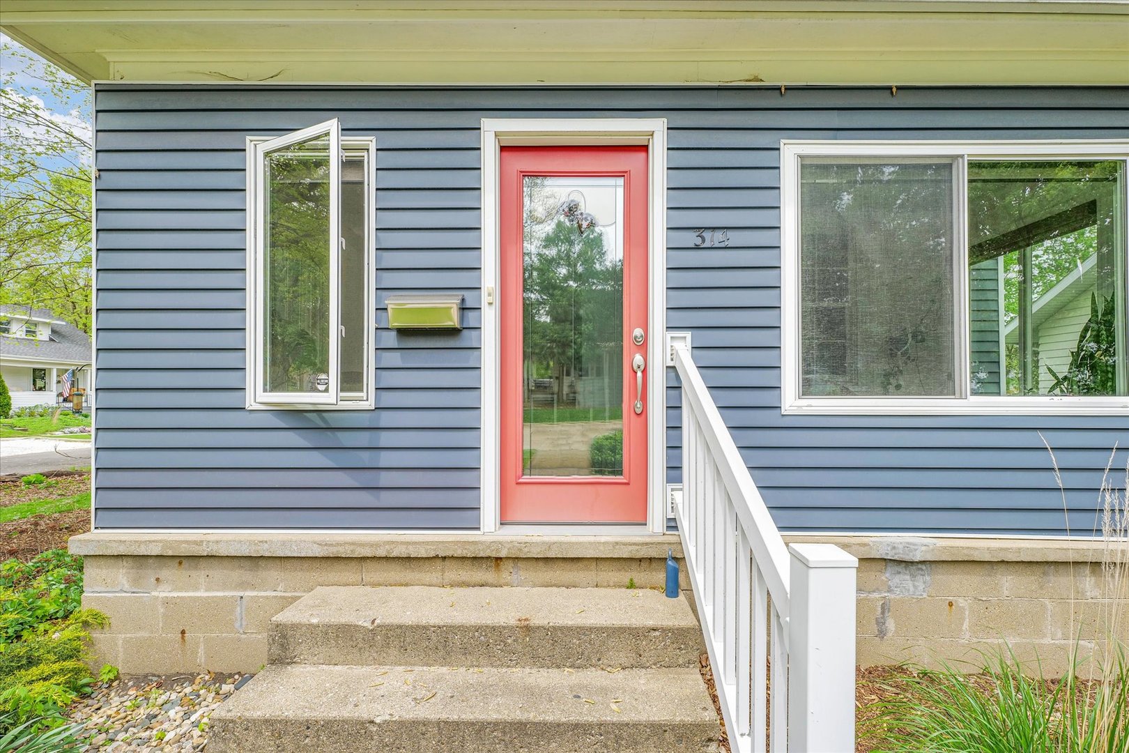 314 W Stanage Avenue