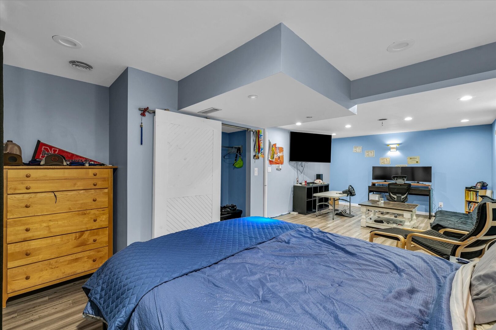 956 E Orleans Street