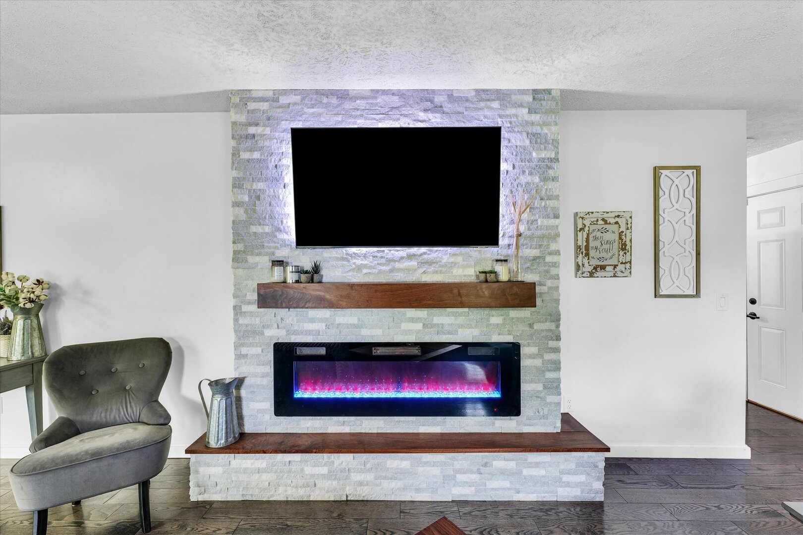 956 E Orleans Street