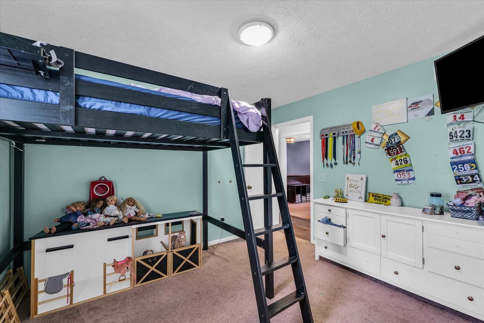 956 E Orleans Street