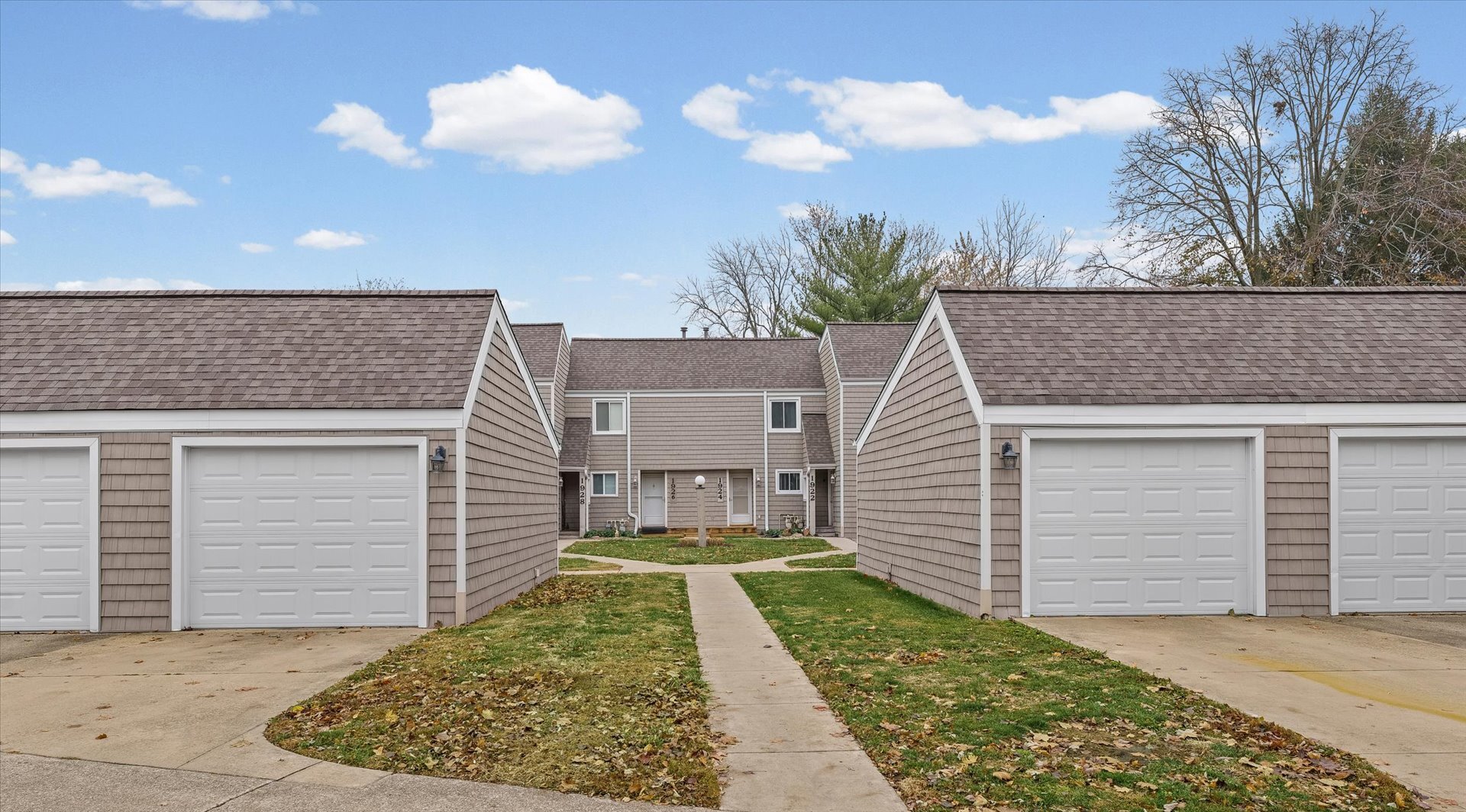 1928 Blackthorn Drive Unit: 1