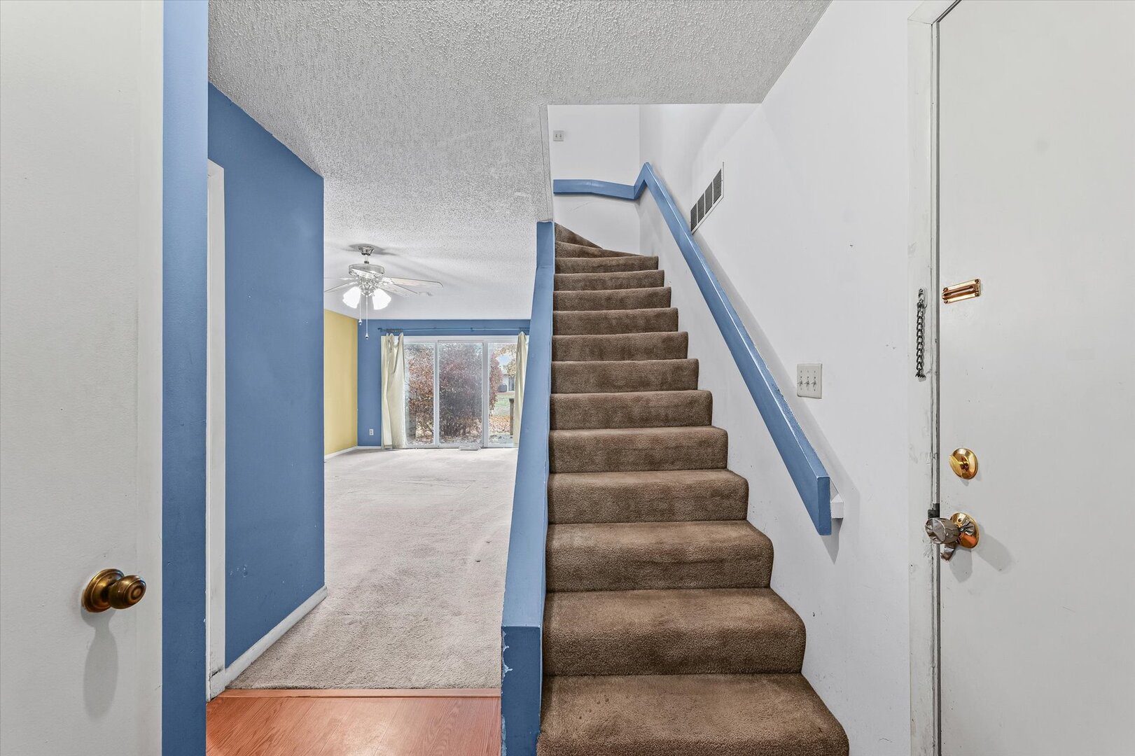 1928 Blackthorn Drive Unit: 1