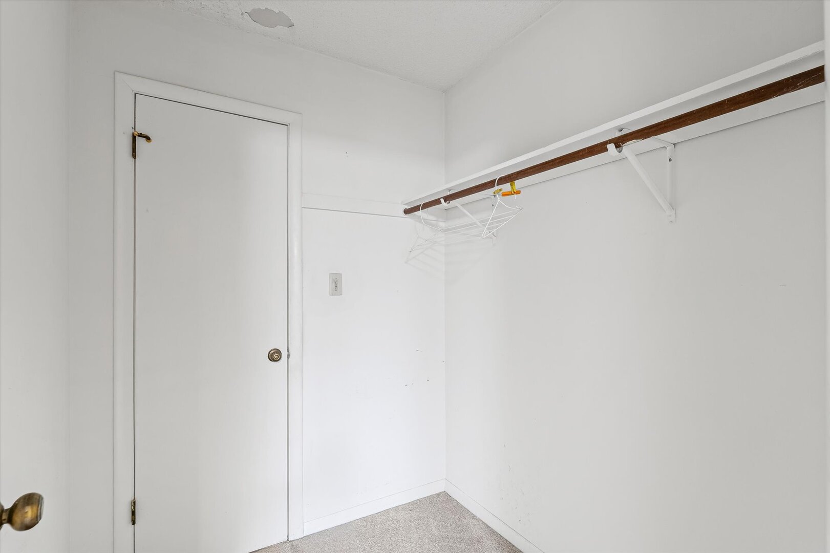 1928 Blackthorn Drive Unit: 1