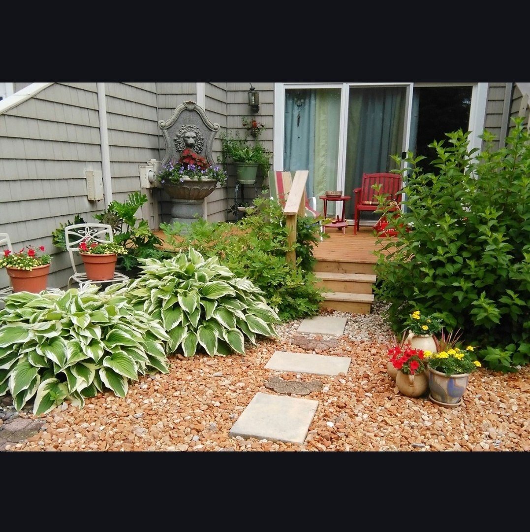 1928 Blackthorn Drive Unit: 1