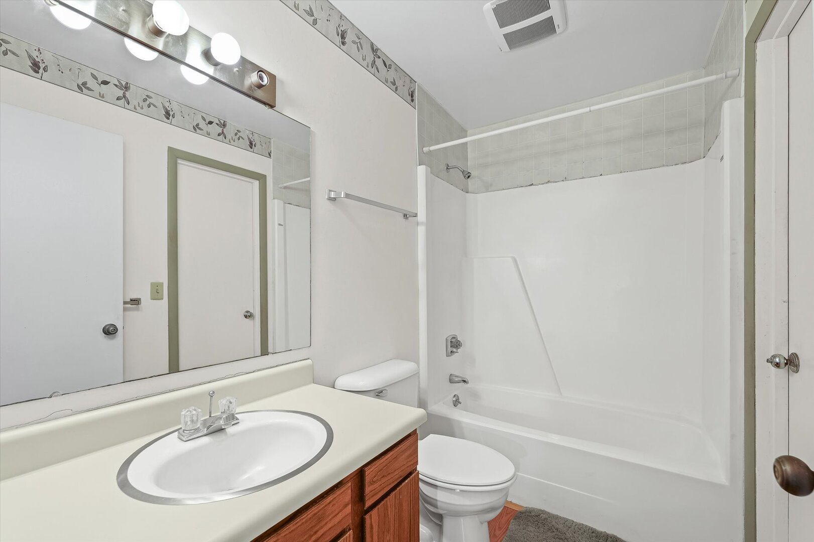 1928 Blackthorn Drive Unit: 1